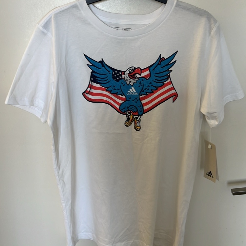 Adidas White Graphic Shirt Boy size Xl